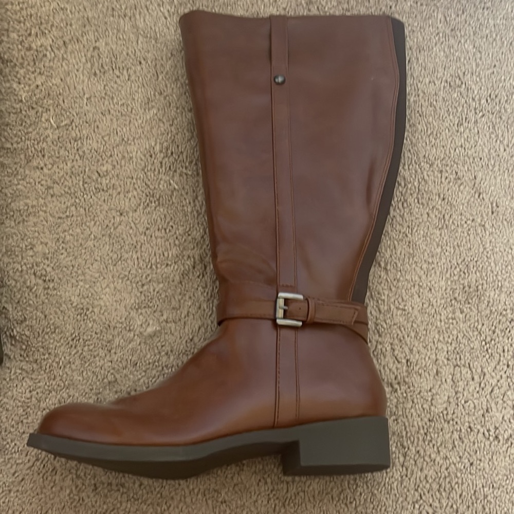 Boots - Picture 8 of 8